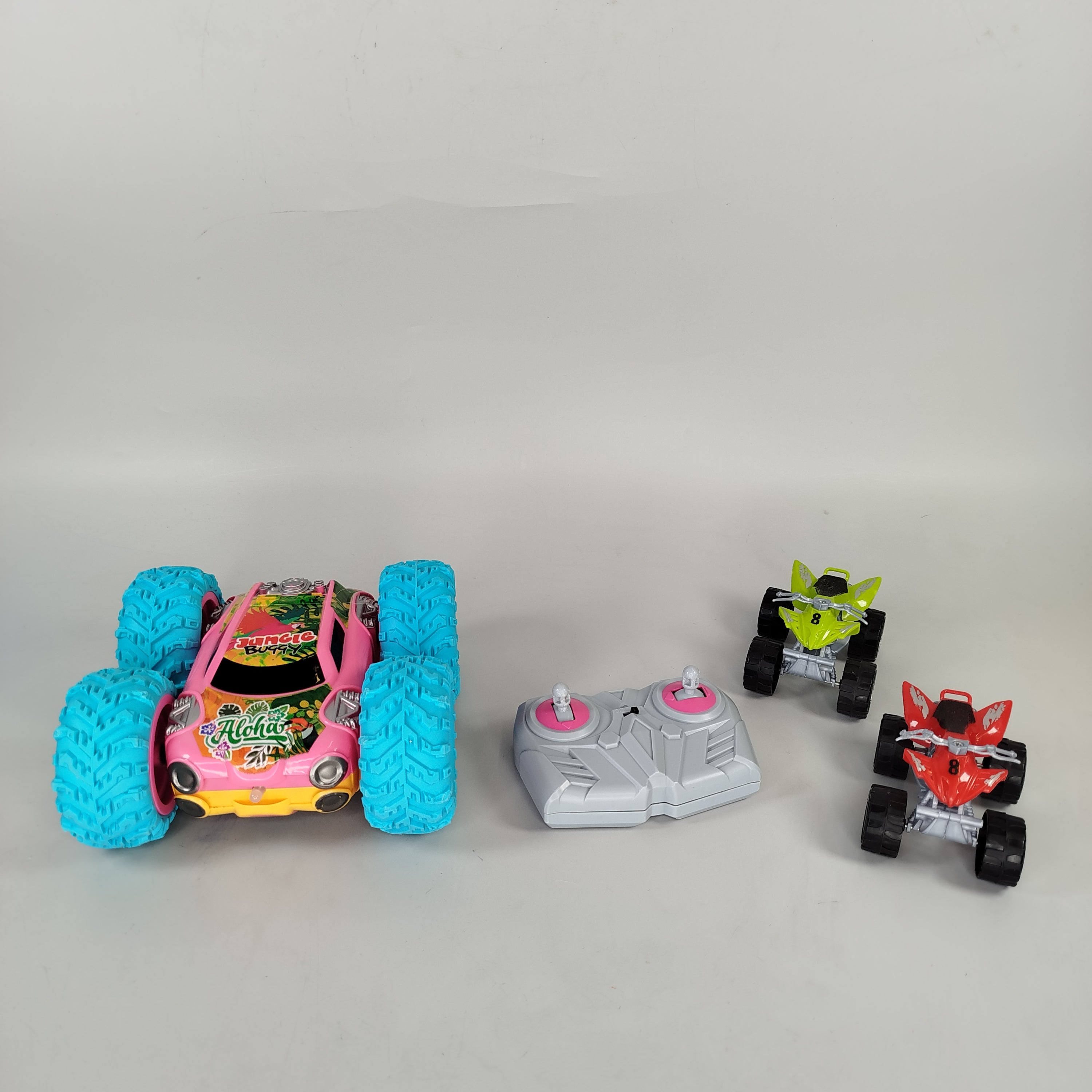 RC-Spielzeug-Set: Stuntauto und Mini-ATVs